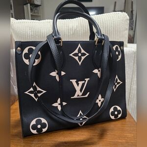 Source Unknown Black Tote with Cream Monogram Accents